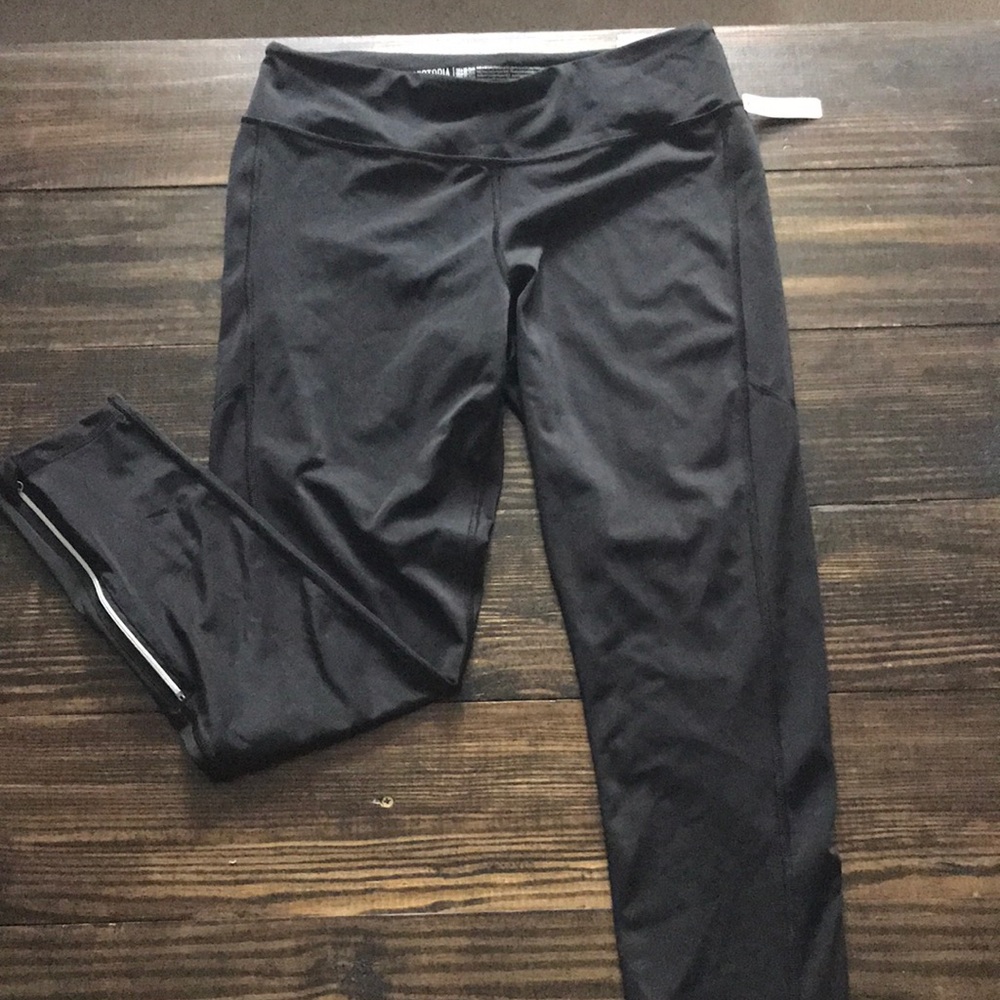 Victoria Sport workout leggings